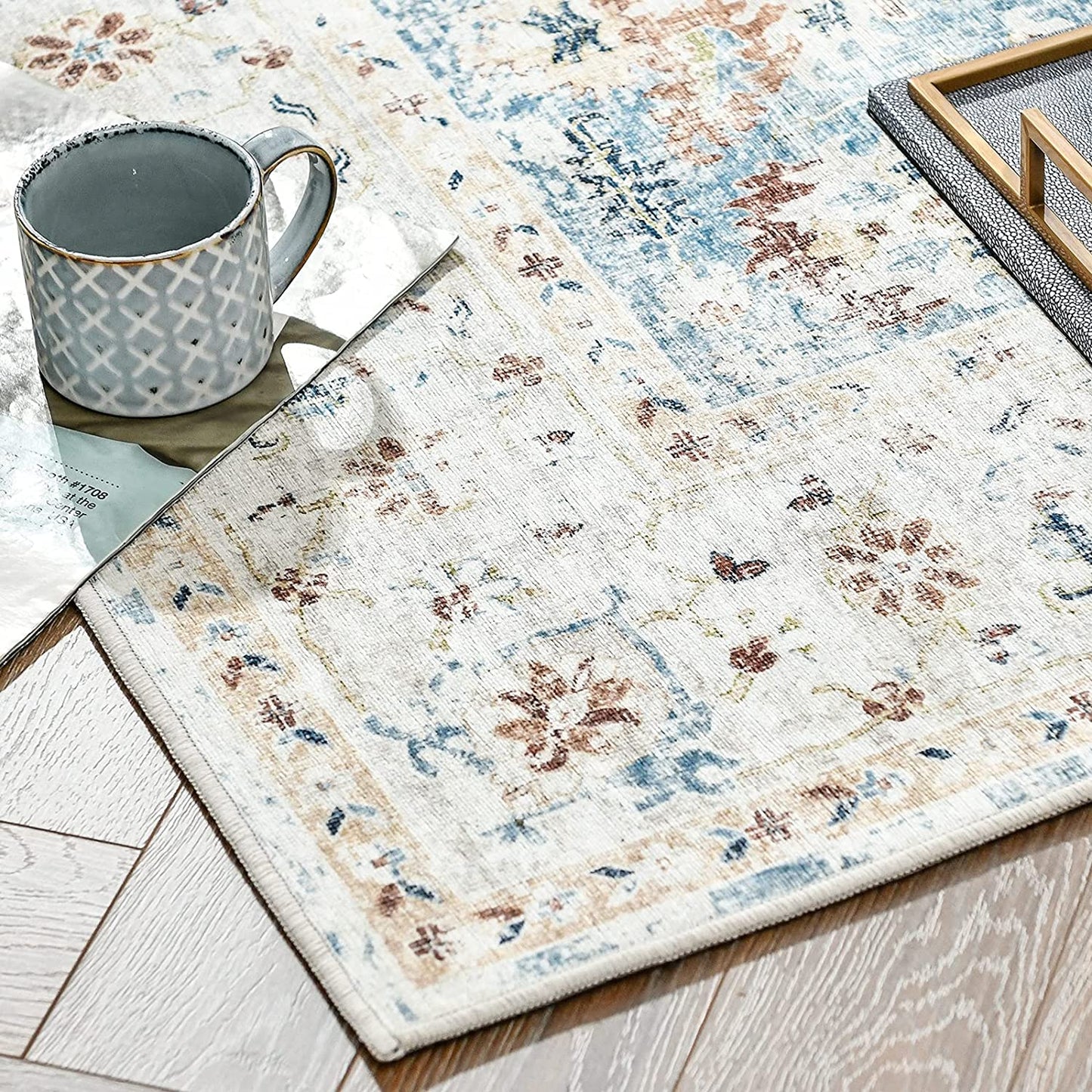 Jinchan Floral Distressed Vintage Blue Foldable Area Rug